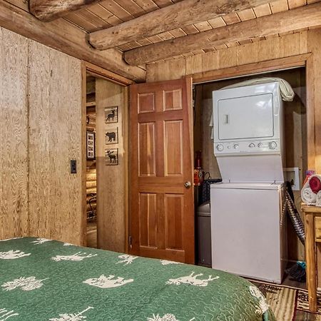 סביירוויל Very Private, Real Log Cabin With Hot Tub! מראה חיצוני תמונה