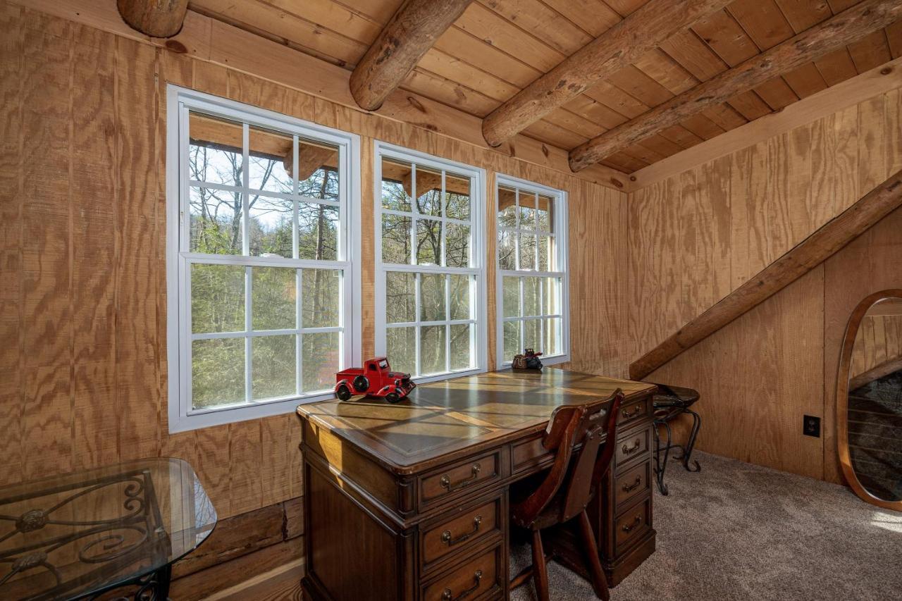 סביירוויל Very Private, Real Log Cabin With Hot Tub! מראה חיצוני תמונה