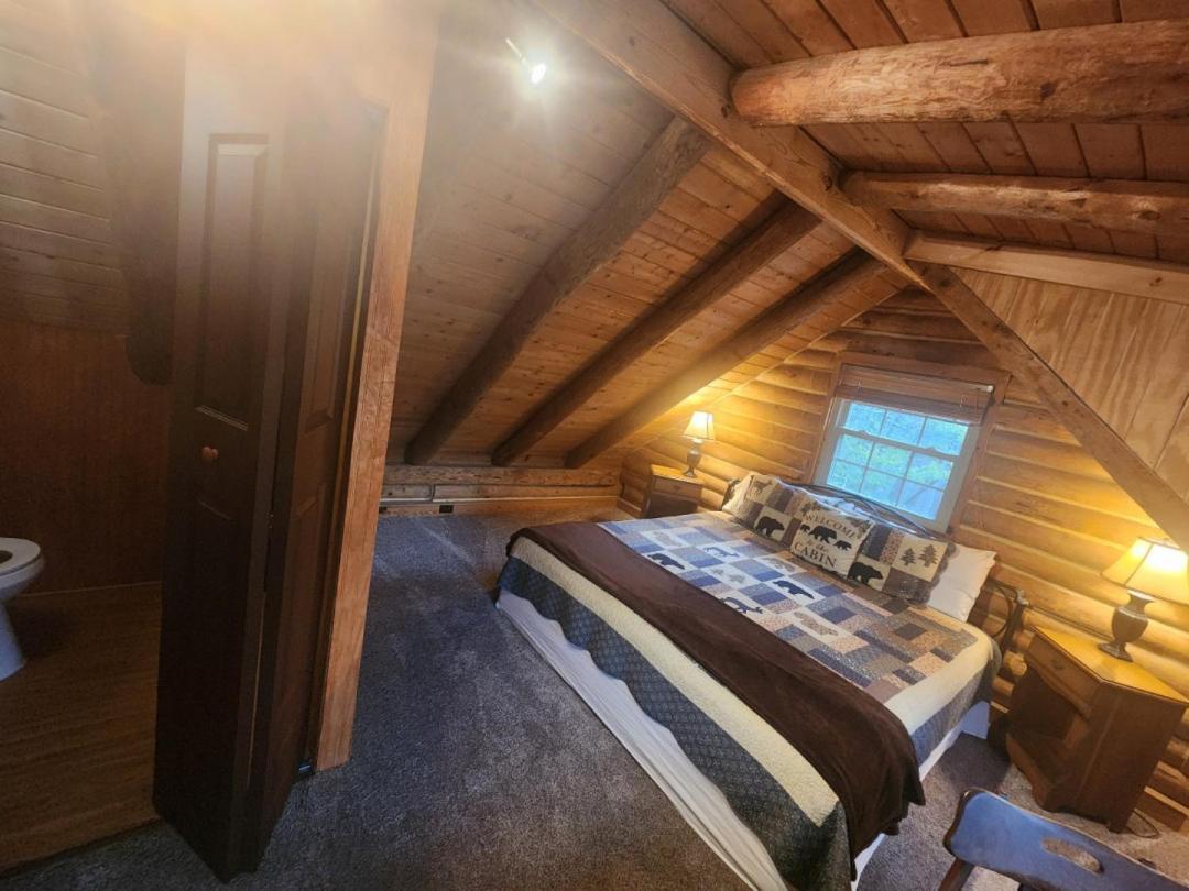 סביירוויל Very Private, Real Log Cabin With Hot Tub! מראה חיצוני תמונה