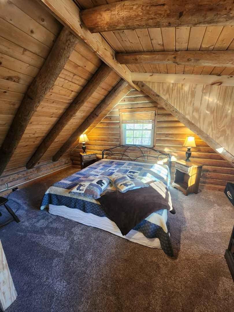 סביירוויל Very Private, Real Log Cabin With Hot Tub! מראה חיצוני תמונה